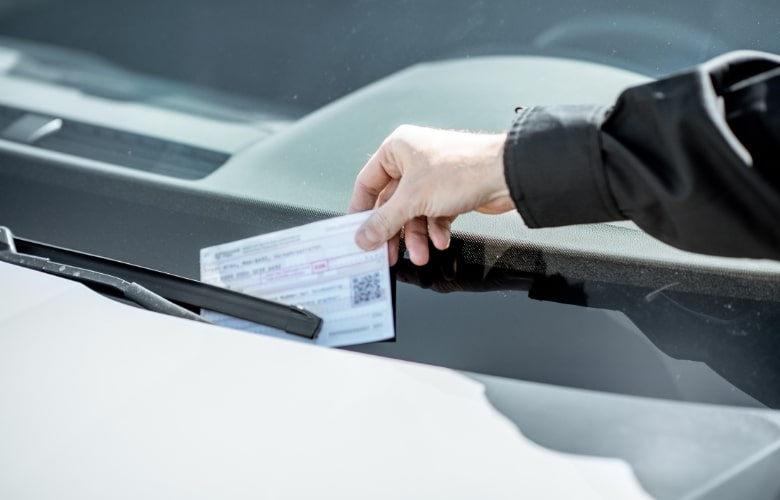 ¿Cómo se gestiona una multa de un coche de renting?